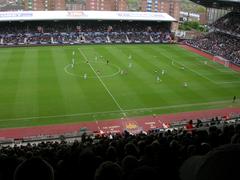 Howard Webb Upton Park-en